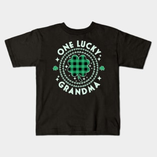 One Lucky Grandma Green Nana Irish Shamrocks St Patricks Day Kids T-Shirt